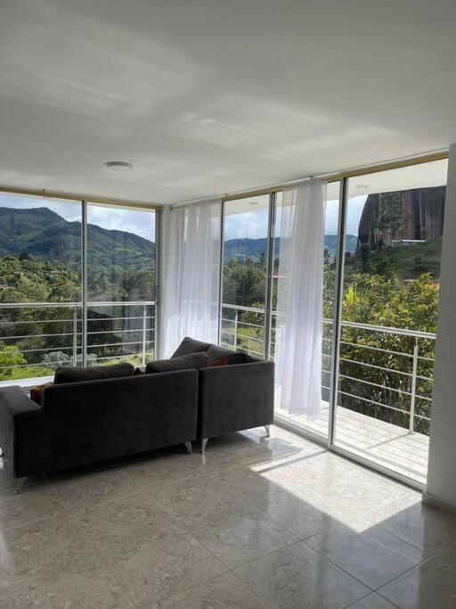 Linda Casa Con Espectacular Vista Embalse Y Piedra Guatape